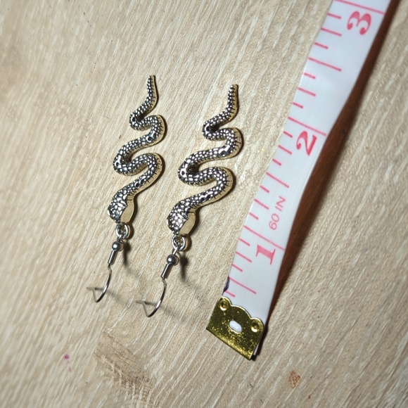 Snake dangle earrings - Picture 4 of 4
